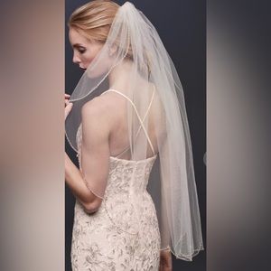 beaded scallop trimmed rose gold fingertip veil 🩷